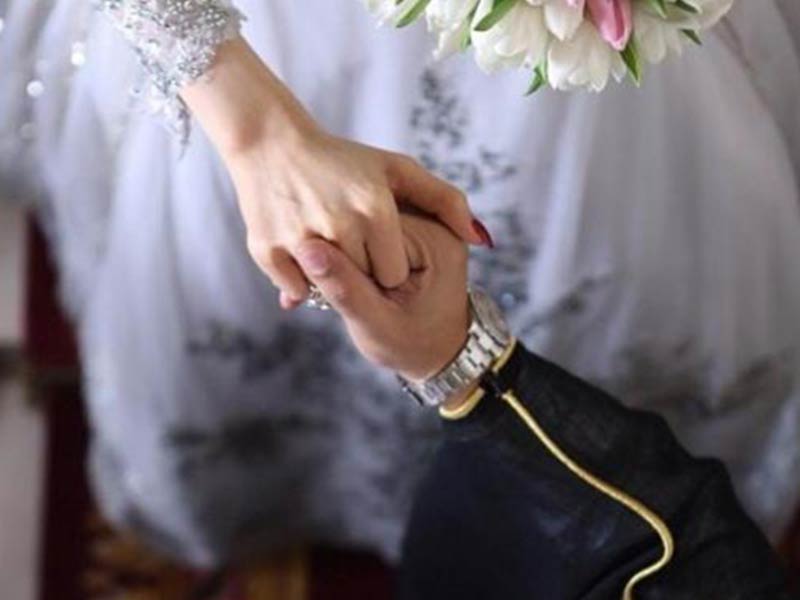 اضغط لمشاهدة الفيديو: رجال يرقصون وسط نساء في حفل زفاف بالسعودية!